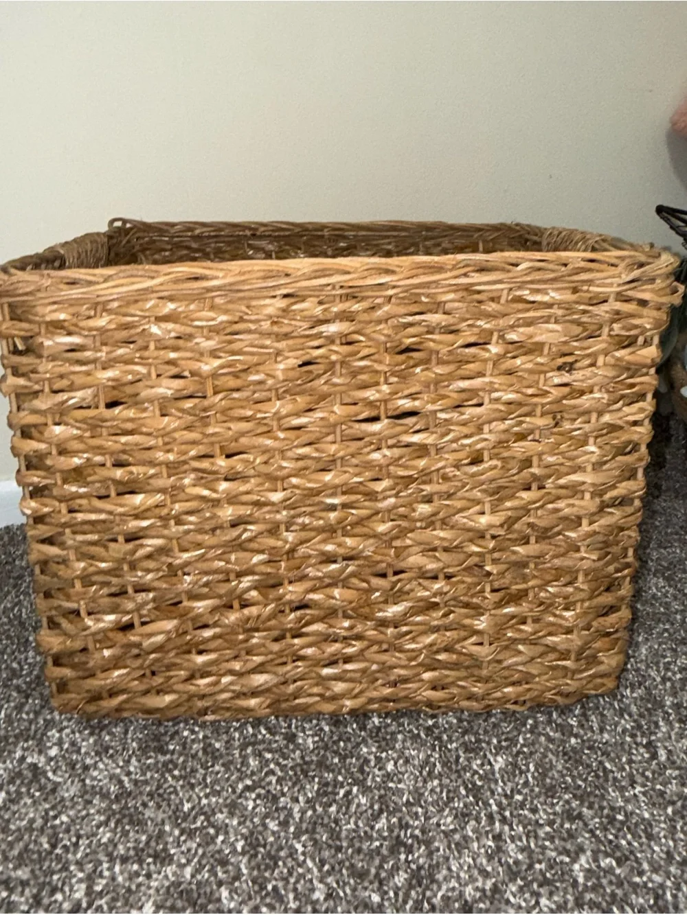 Light color wicker tightly woven rectangular basket 13” x 11” x 11”